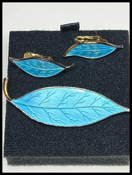 Vintage Blue Enameled Leaf Brooch and Earring Set - 3