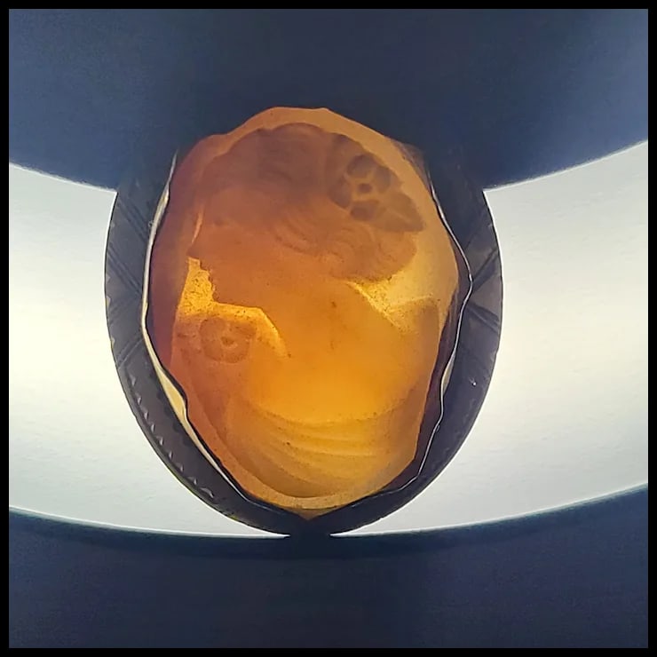 Vintage Cameo Pin/Pendant/Brooch - 6