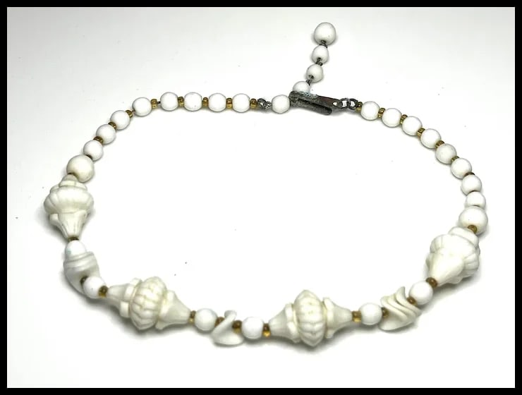 Vintage Milk Glass Beaded Hand Strung Necklace - 3