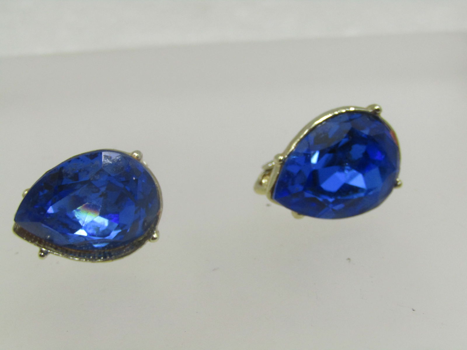 Vintage Blue Rhinestone Earrings, Hinged Clip. 1980's - 7