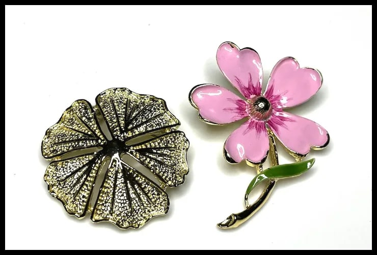 Two Vintage Gerry's Gold Tone Brooches - 2