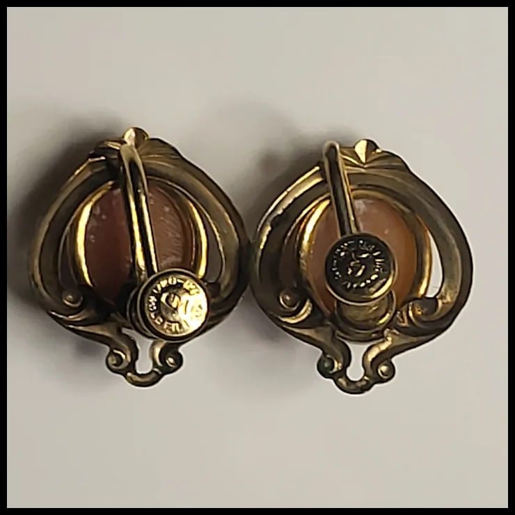 Vintage Ornate Shell Filigree Screw Back Cameo Earrings - 3