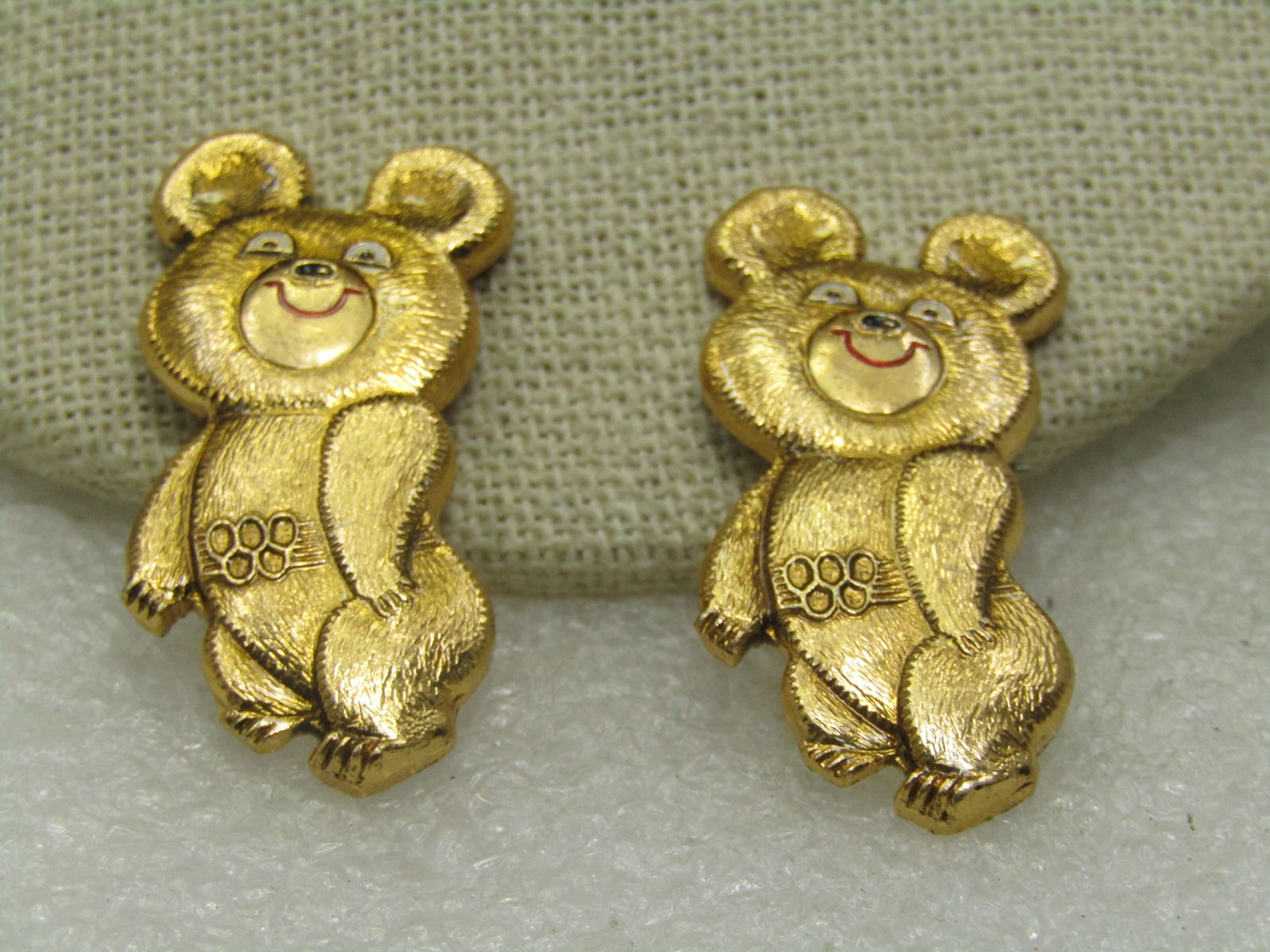 Vintage Pair Olympic Bear Brooches/Pins, 1980 Russian Olympics (1 of 4)