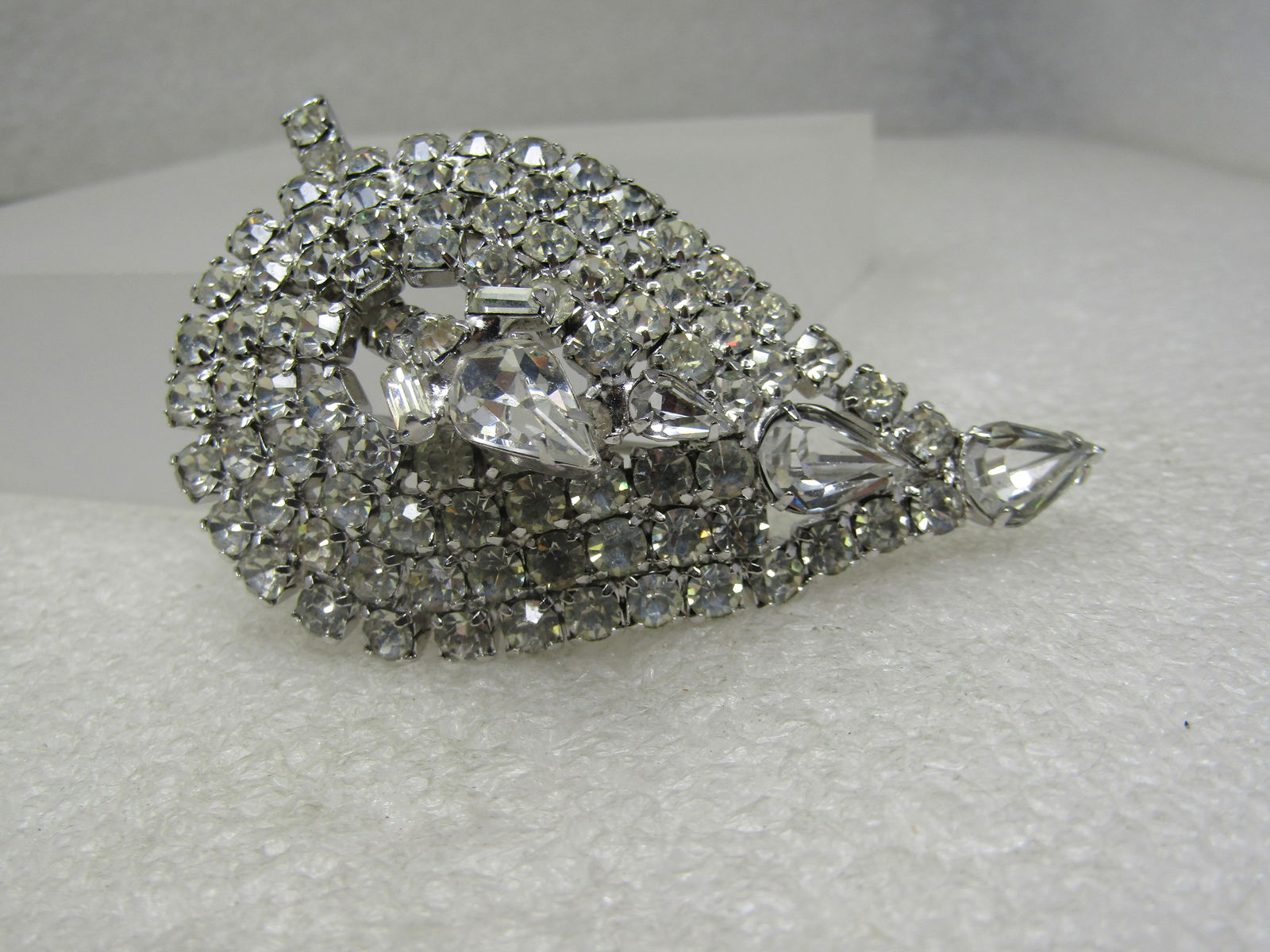Vintage Clear Rhinestone Broch, Mod Design, Leaf Shape, 1960's - 2