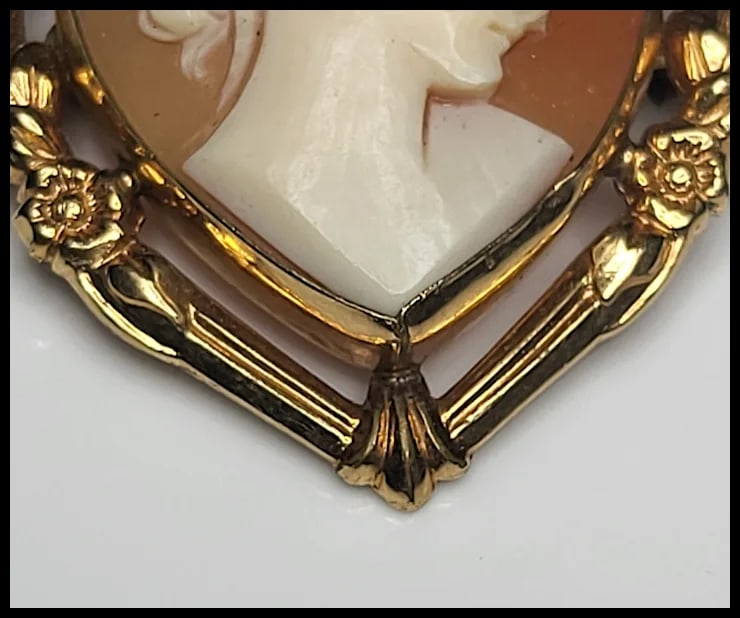 Vintage Gold Filled Heart-Shaped Cameo Brooch/Pin/Pendant - 4