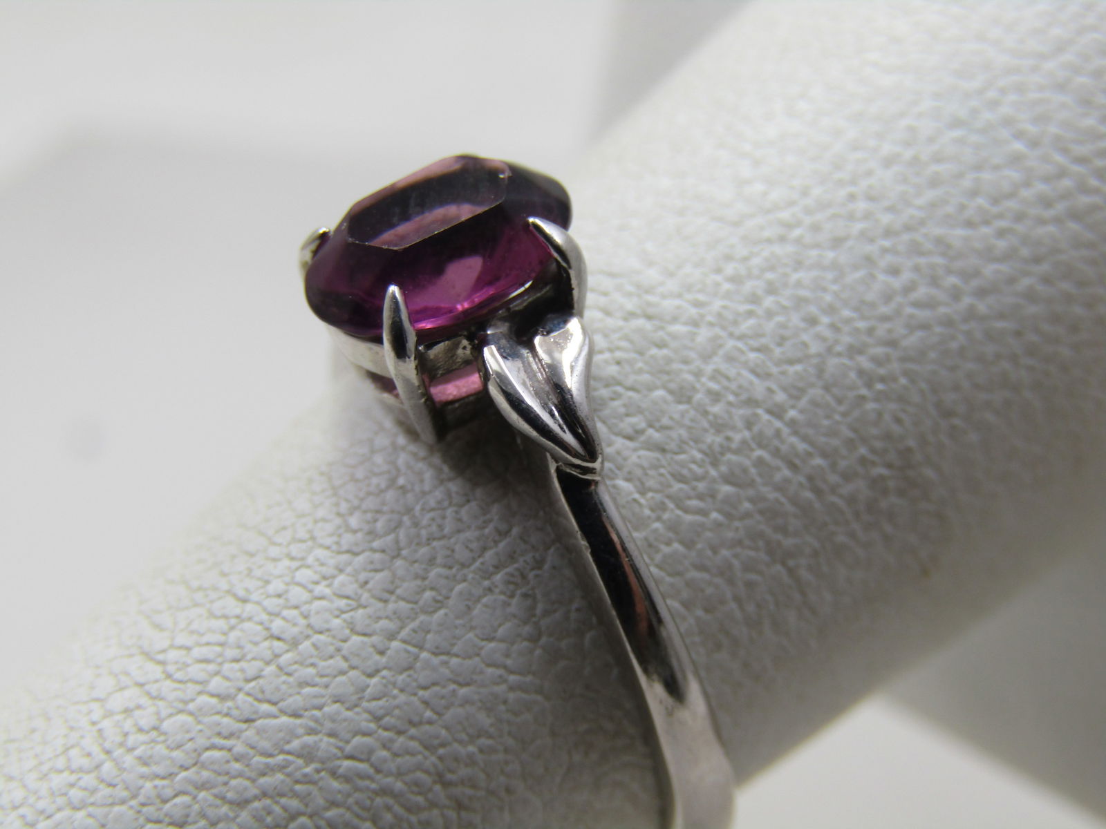 Vintage Silver Tone Purple Stone Ring, Sz. 7.5, Signed DAO - 4