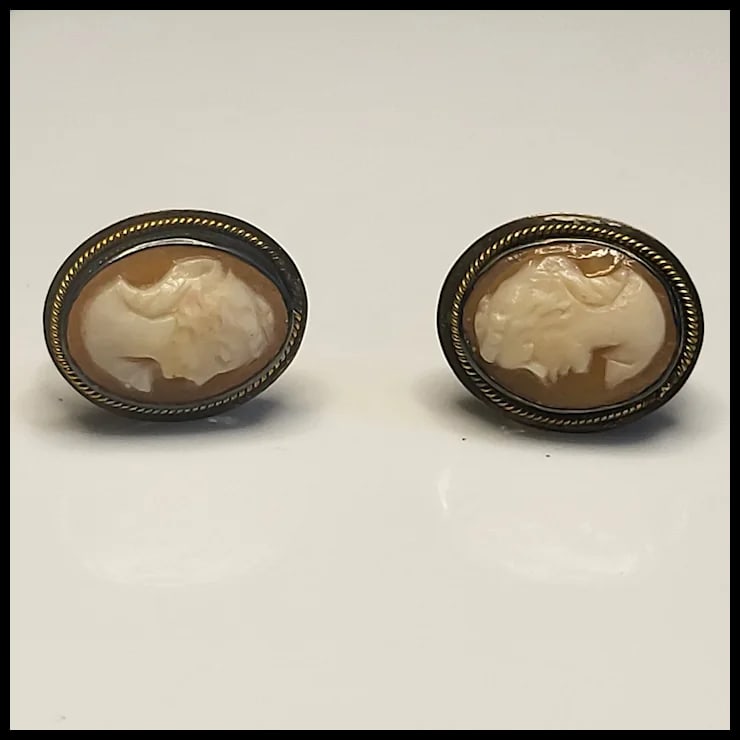 Vintage Shell Cameo Earrings - 2