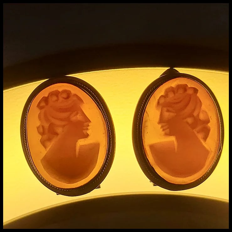 Vintage Shell Cameo Clip on Earrings - 5
