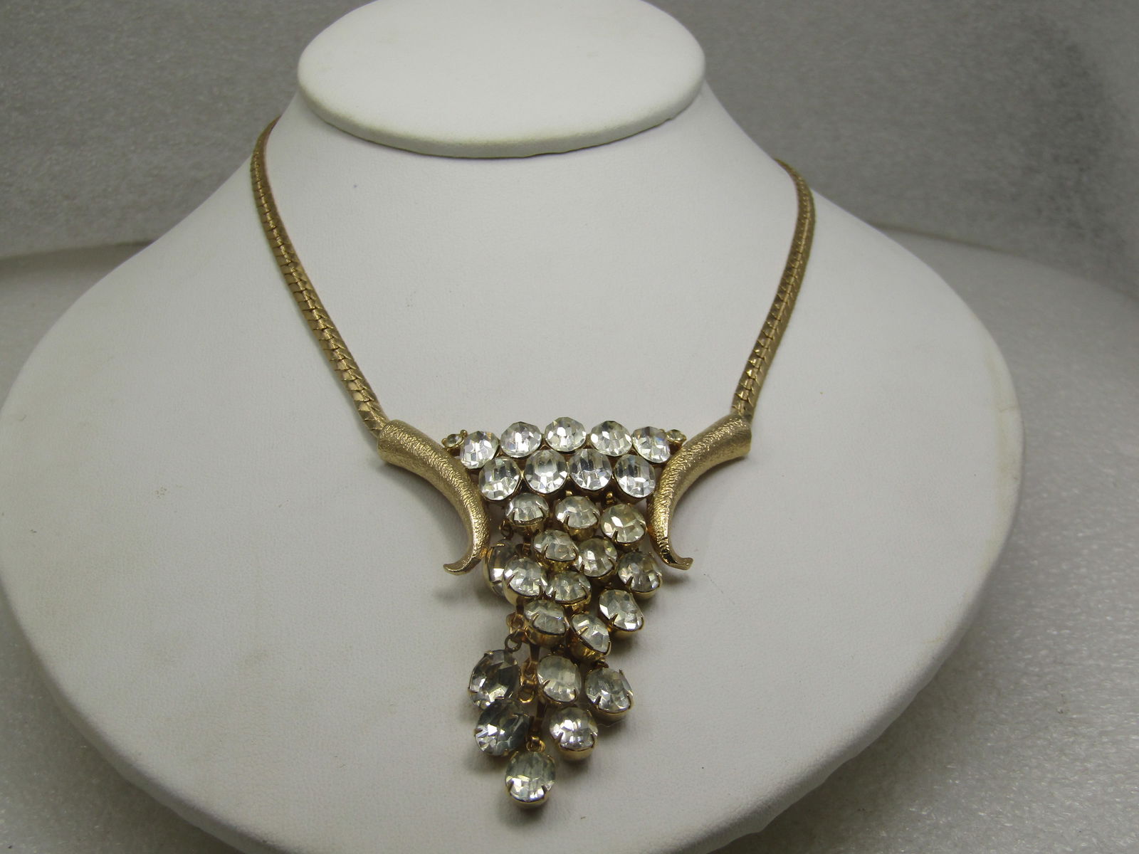 Vintage Clear Cascading Rhinestone Necklace Earrings Sett, 15" (1 of 11)