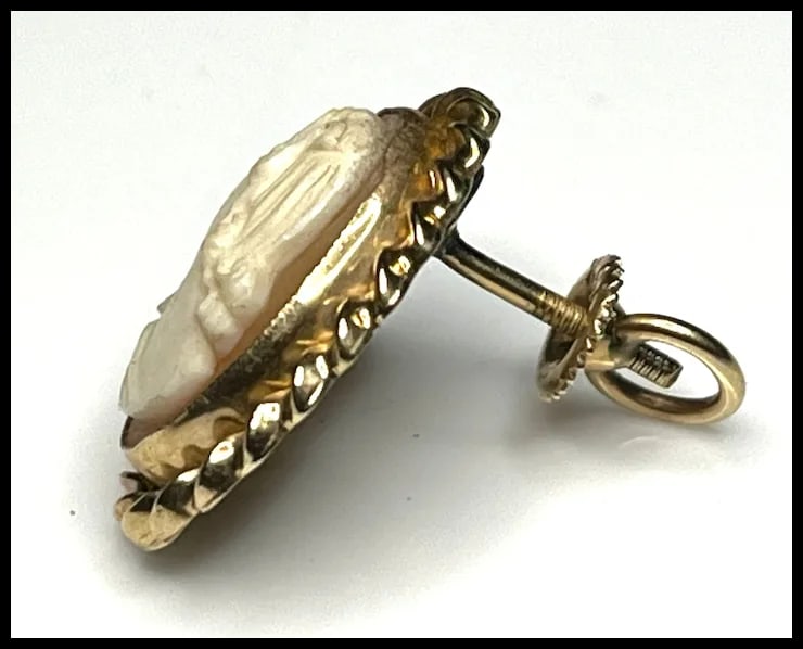 Vintage Gold Left- Facing Carved Shell Cameo Pin - 8