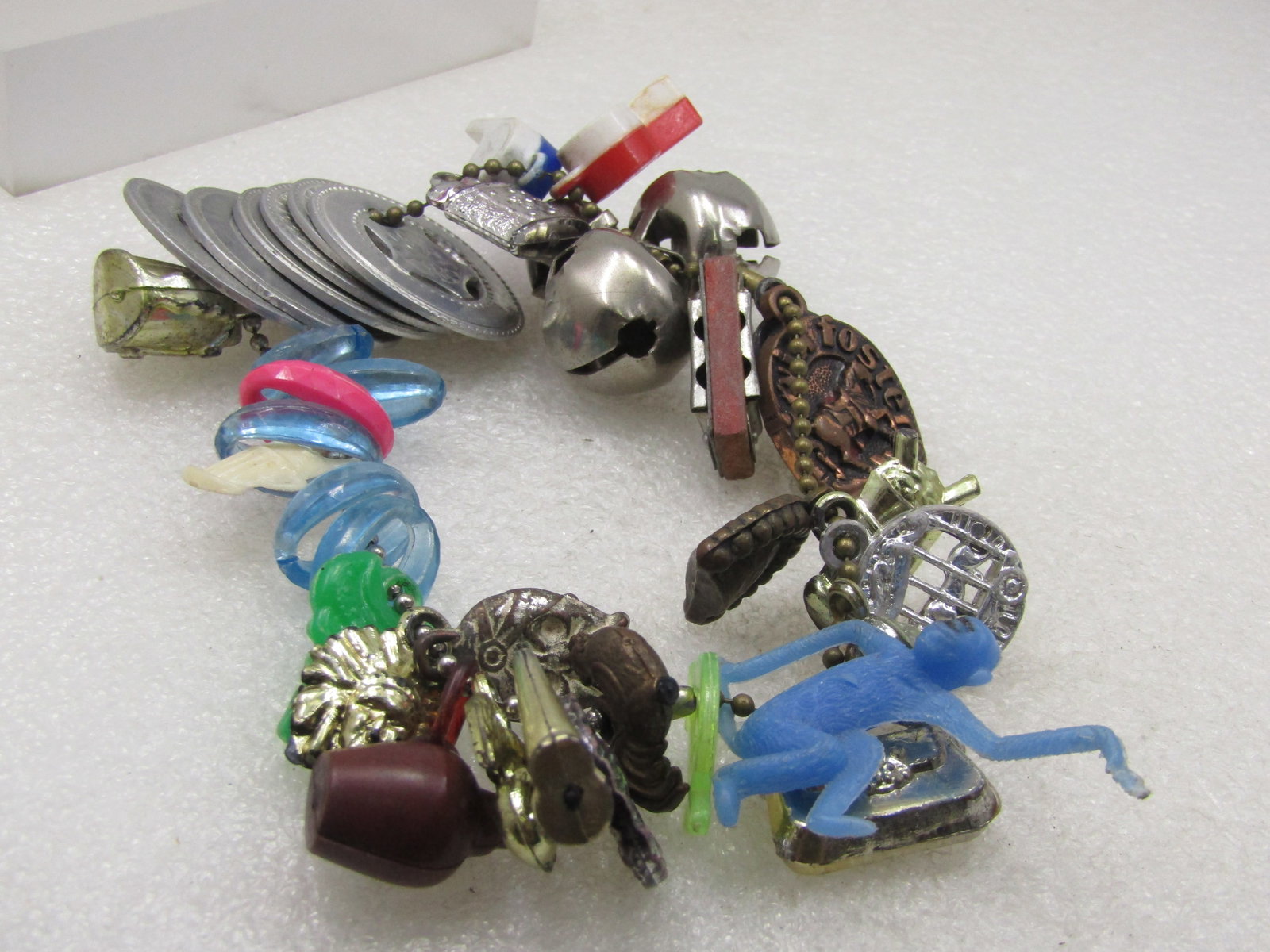 Vintage Chain of Vending Machine Charms , Souveniers, & More, 1940's-1960's (1 of 9)