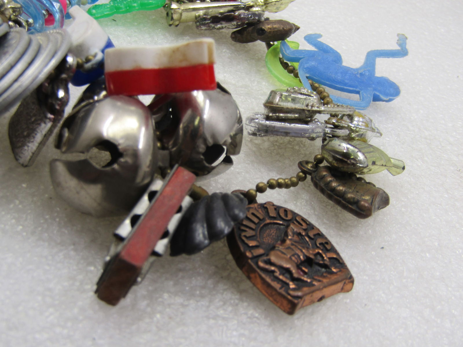 Vintage Chain of Vending Machine Charms , Souveniers, & More, 1940's-1960's - 7