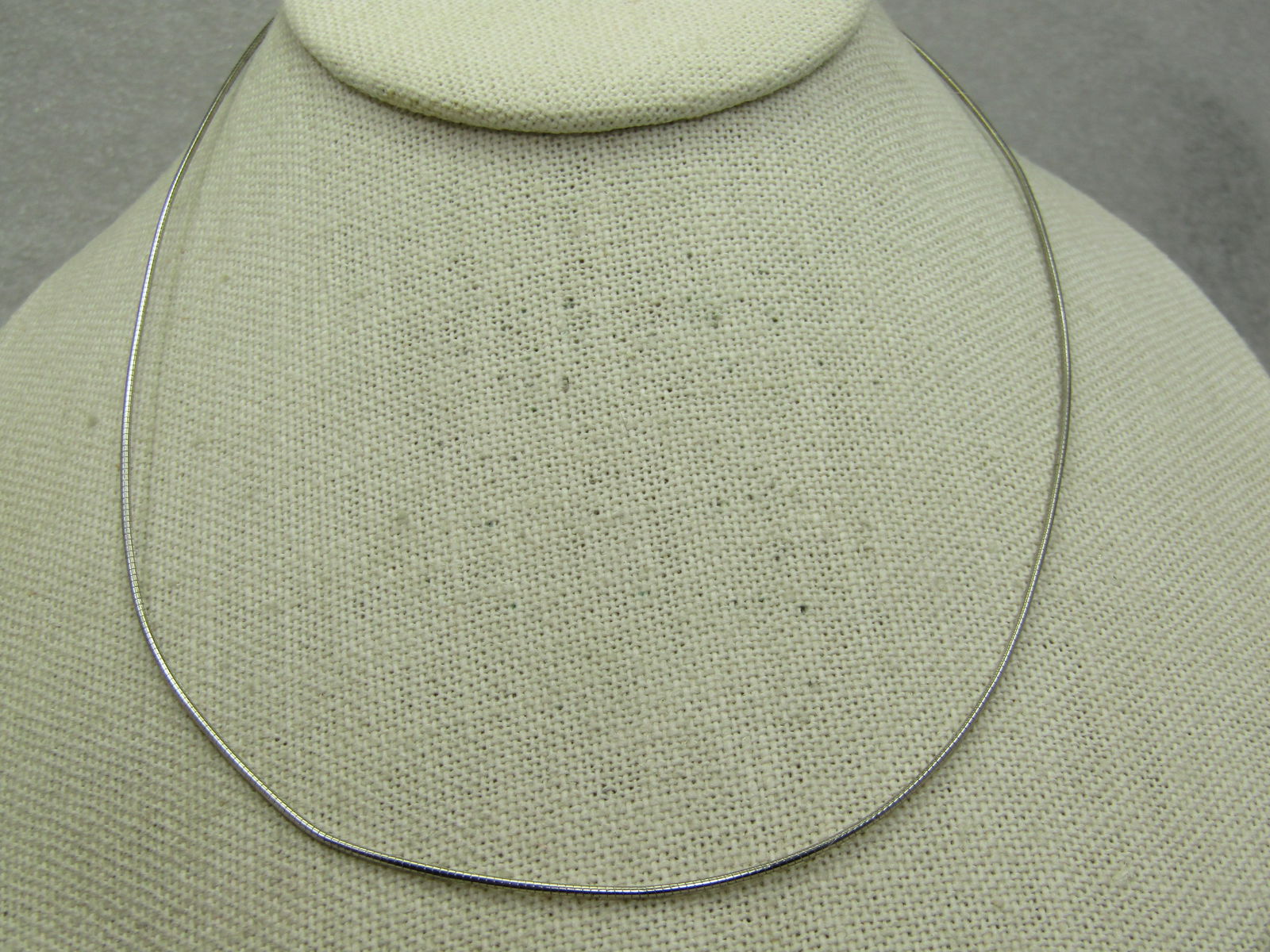 Vintage Sterling Round Collar Necklace 18", 1mm (1 of 7)