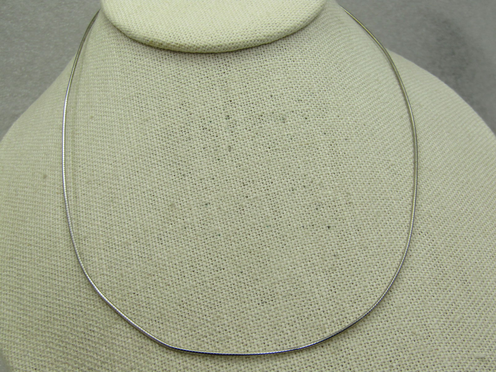 Vintage Sterling Round Collar Necklace 18", 1mm - 4