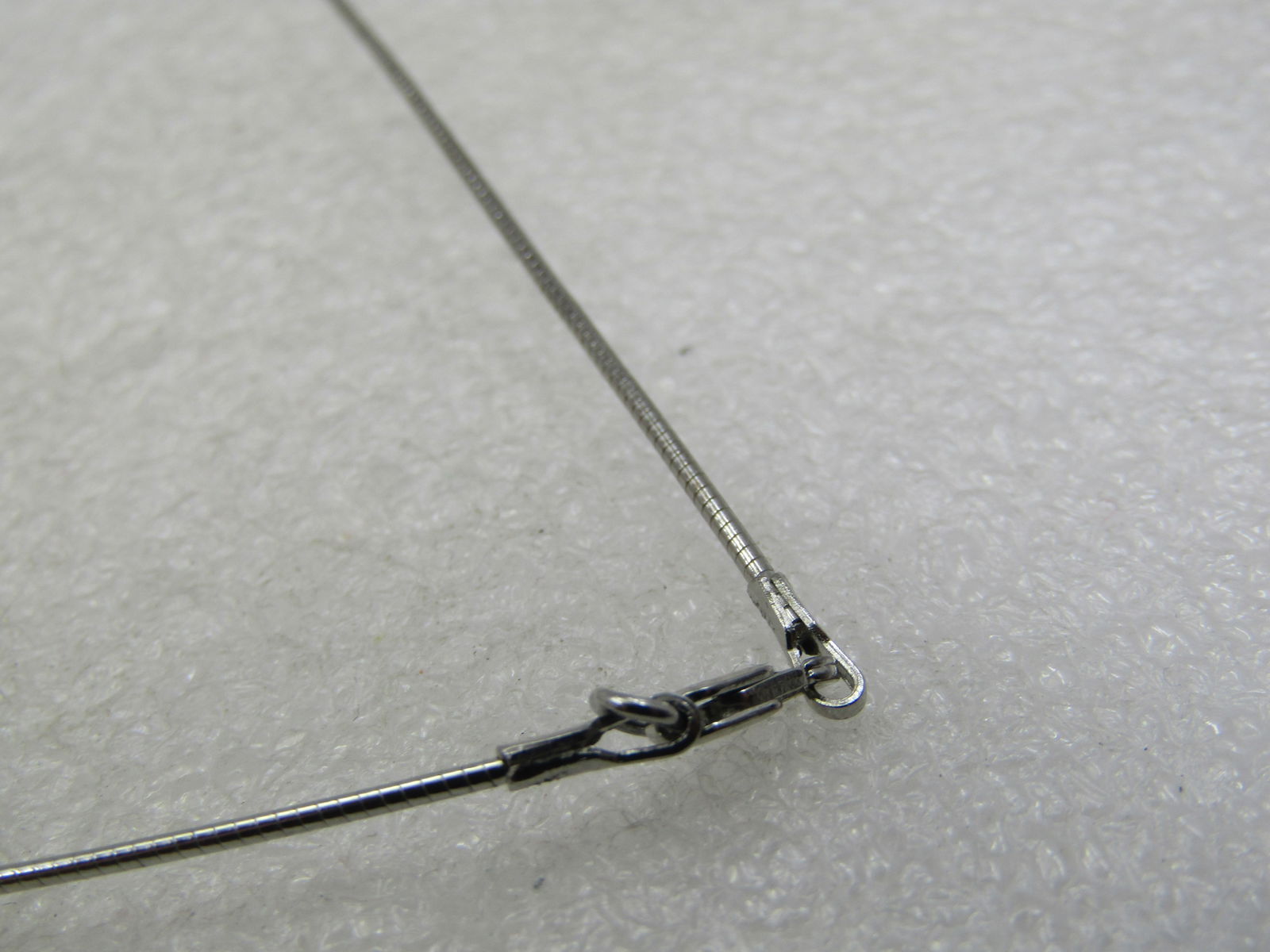 Vintage Sterling Round Collar Necklace 18", 1mm - 6