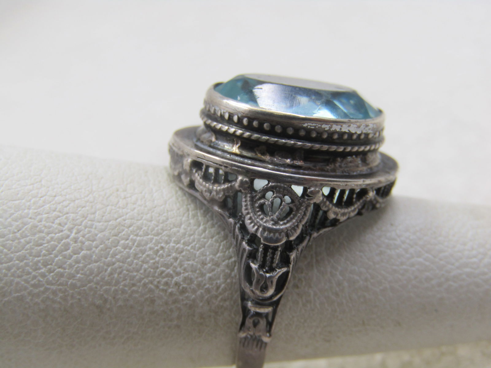 Vintage Sterling Blue Stone Ring, Sz. 5, Art Deco Themed - 2