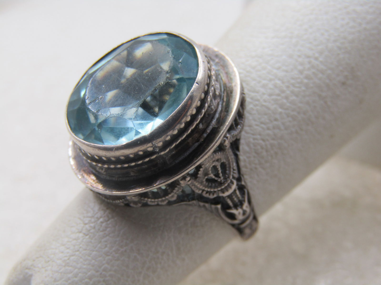 Vintage Sterling Blue Stone Ring, Sz. 5, Art Deco Themed - 3
