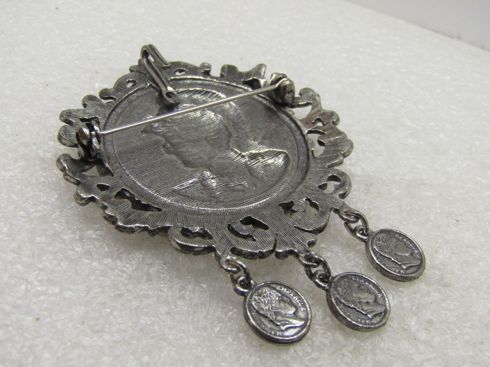 Vintage Roman Gladiator Coin Brooch/Pendant with Dangles, 1970's - 4