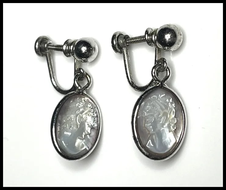 Vintage Van Dell Sterling Silver and Mother of Pearl Cameo Earrings - 3