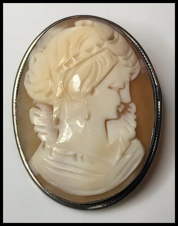 Vintage Silver Hand-Carved Shell Cameo Pendant/Brooch - 2
