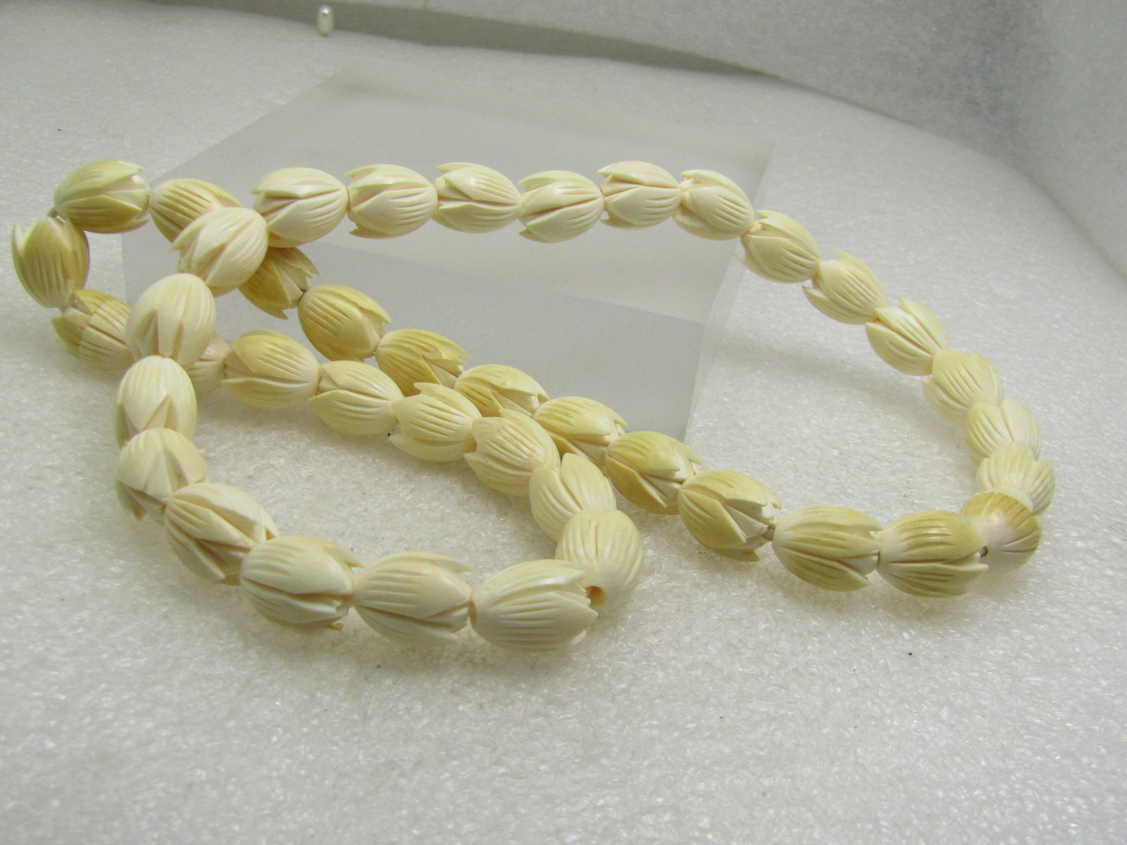 Vintage Faux Carved Tulip Blossom Necklace, 22" - 6