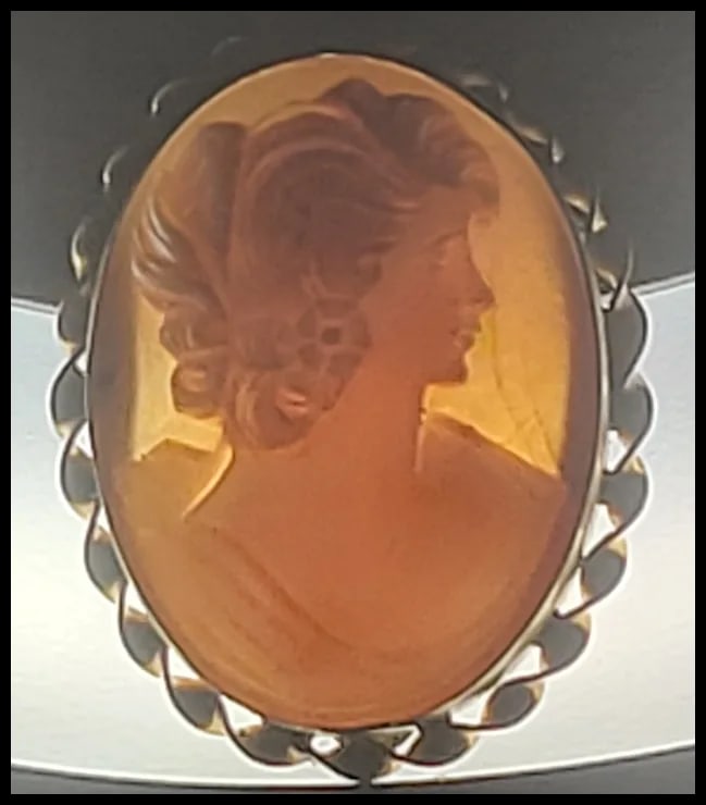 Vintage Gold Filled Cameo Brooch/Pin/Pendant - 6