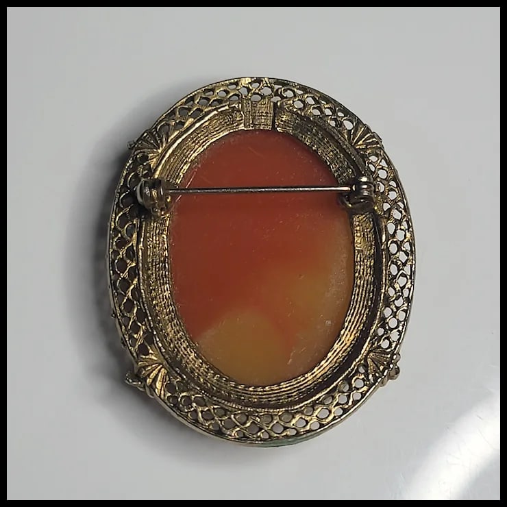 Vintage Filigree Cameo Brooch/Pin - 3