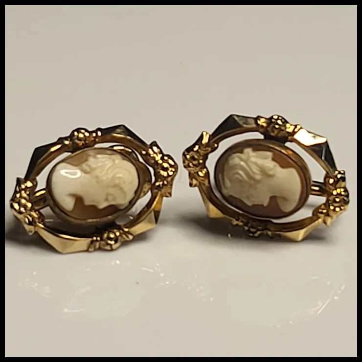 Vintage Ornate "CM" Shell Filigree Screw Back Cameo Earrings - 2