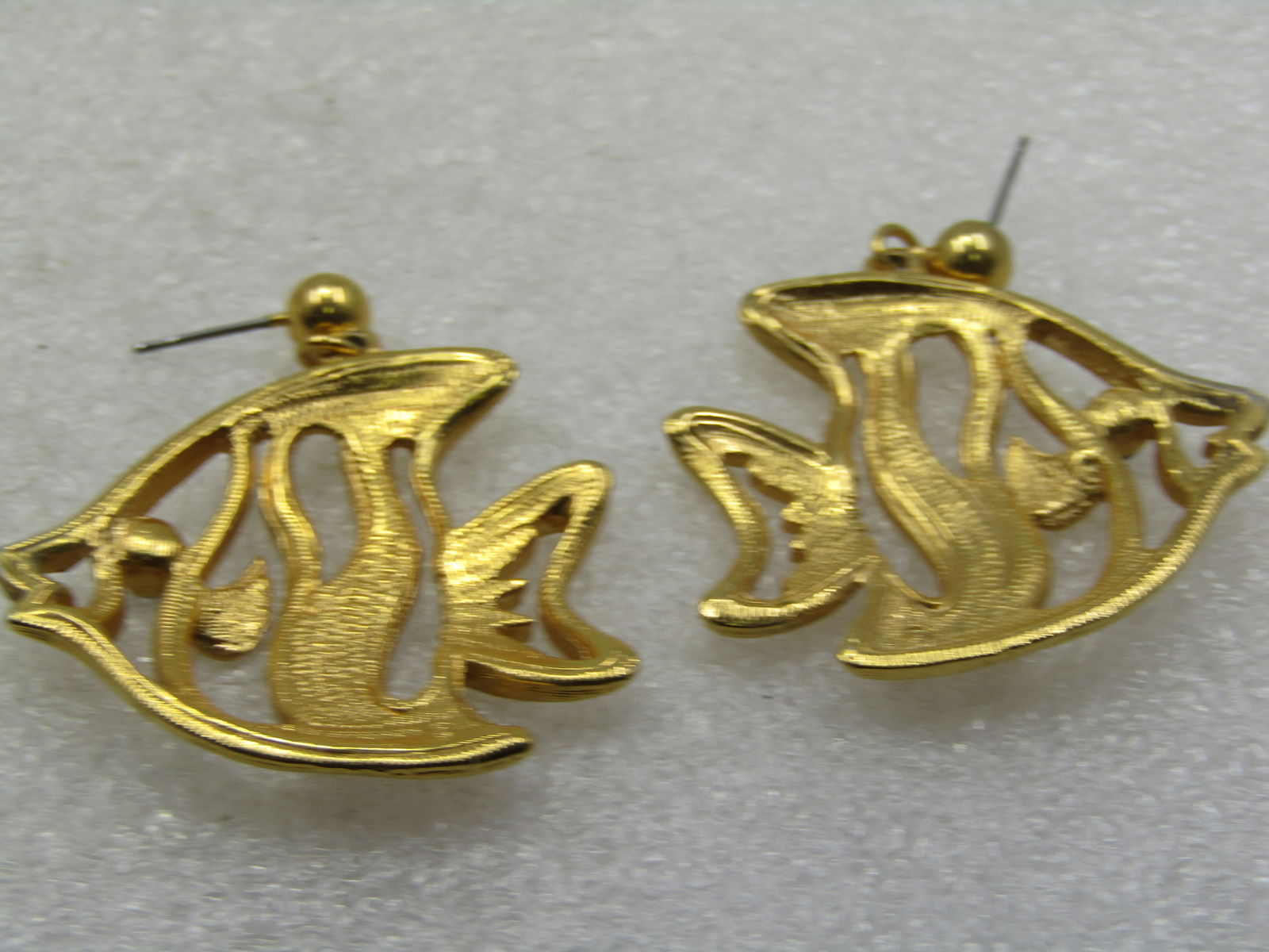 Vintage Tropical Gold FIsh Dangle Earrings, Pierced, 1.5", 1980's - 2