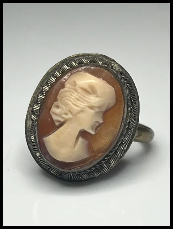 Vintage Carved Shell Cameo Ring - 2