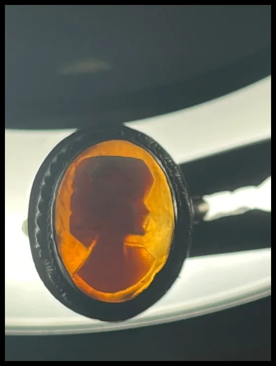 Vintage Carved Shell Cameo Ring - 6