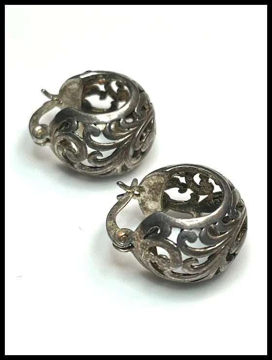 Vintage Ornate Small Hoop Earrings - 3