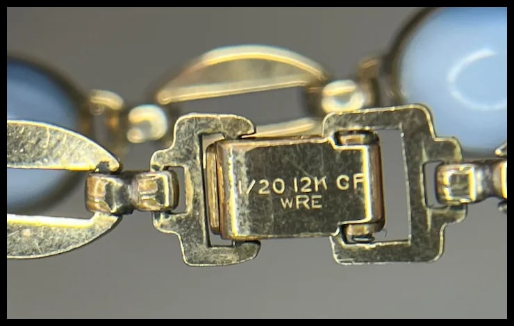 Vintage Cat's Eye Cabochon Gold Bracelet - 9