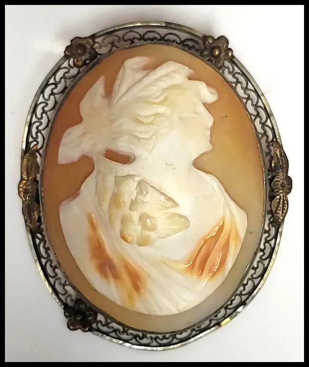 Large Vintage Hand-Carved Shell Cameo Filigree Brooch - 2