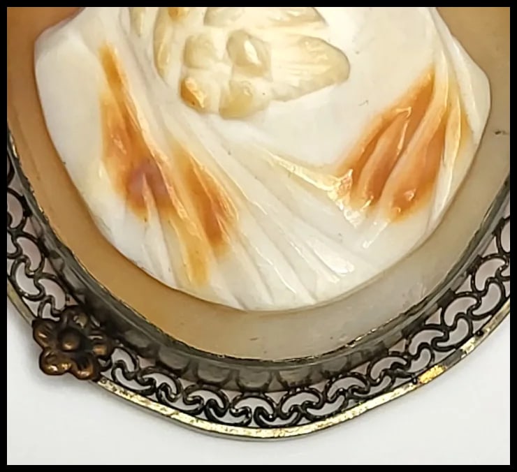 Large Vintage Hand-Carved Shell Cameo Filigree Brooch - 4