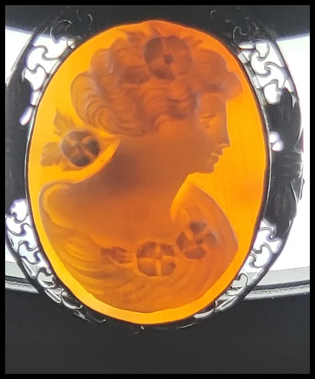 Vintage Hand-Carved Ornate Shell Filigree Cameo Pin/Brooch - 5