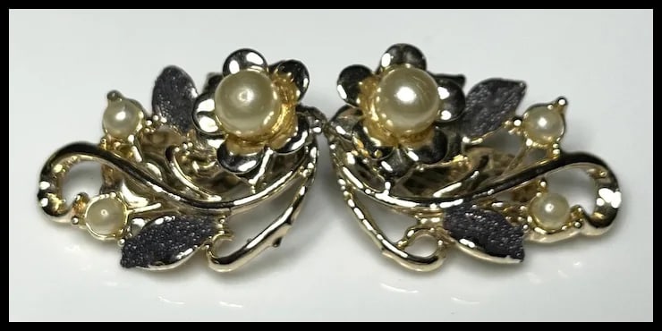 Collection of Vintage Earrings - 6