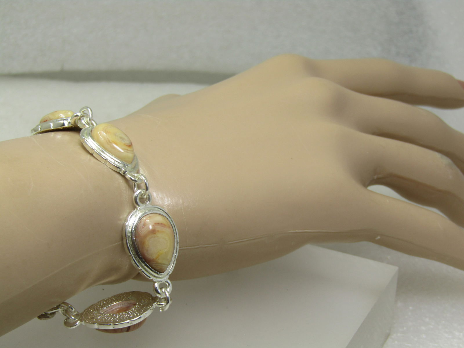 Southwestern Agate Bracelet, 8", silver Tone, Toggle Clasp, 1980's-1990's - 6