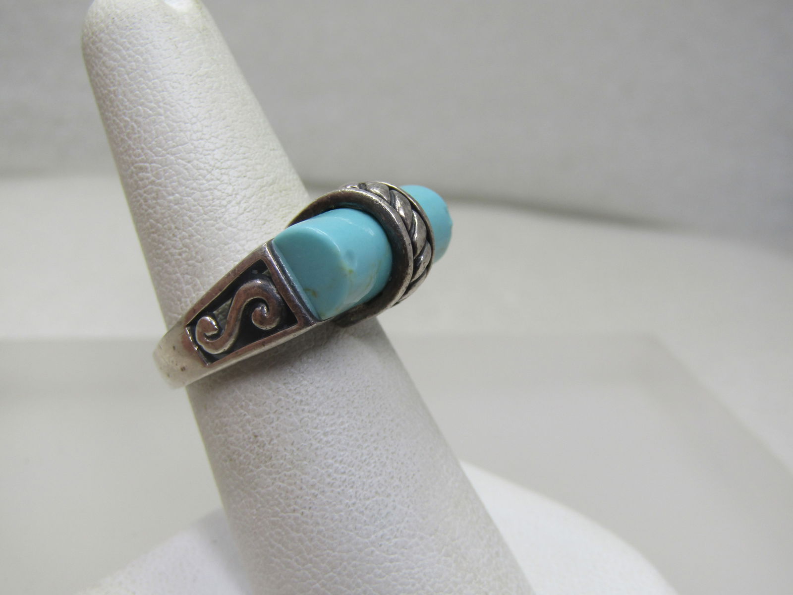 Vintage Sterling Turquoise Ring, Bali Themed. Sz. 7 - 2