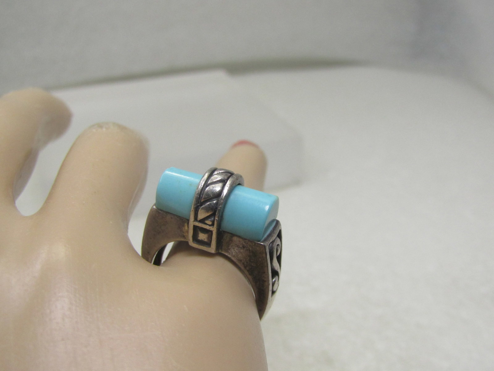 Vintage Sterling Turquoise Ring, Bali Themed. Sz. 7 - 9