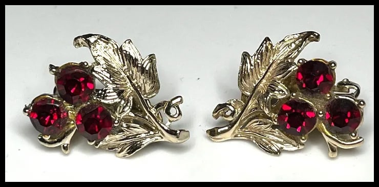 Vintage Lot of Earrings - 4