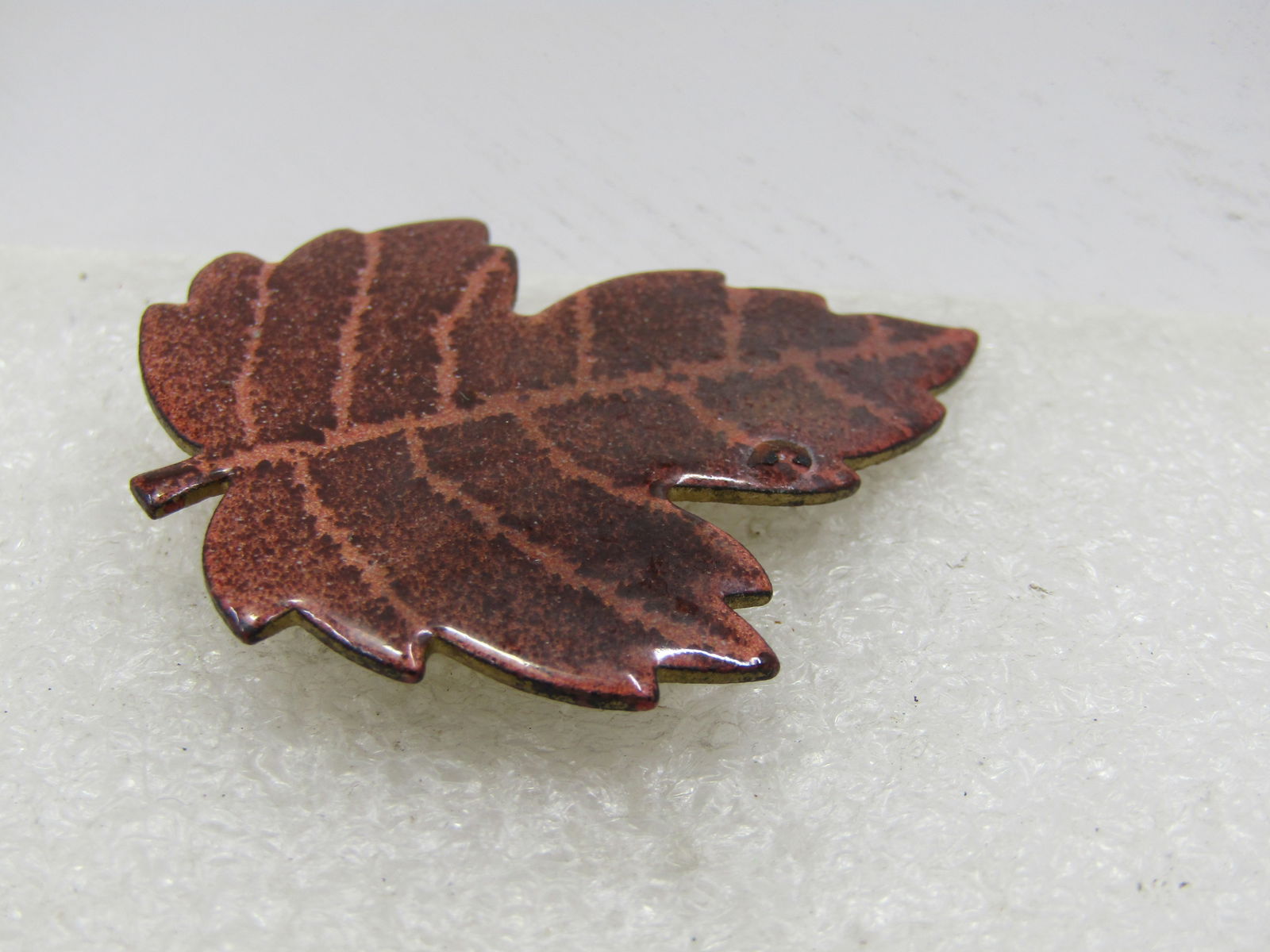 Vintage Enameled Maple Leaf Brooch, Hand Made, 1960's-1970's - 4