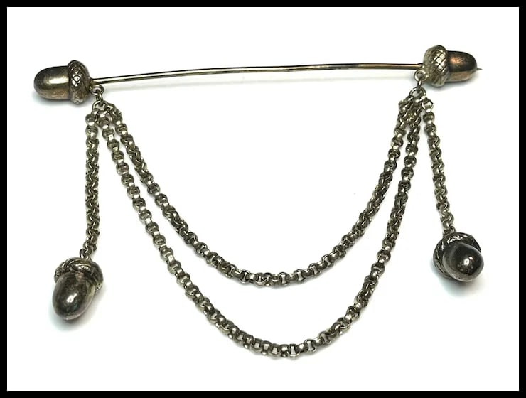 Vintage Acorn Collar/ Cloak Pin - 2