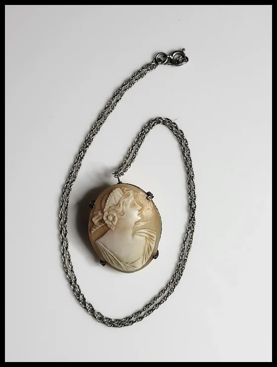 Vintage Hand-Carved Shell Cameo Sterling Silver Pendant Necklace with Chain - 2