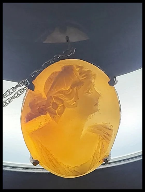 Vintage Hand-Carved Shell Cameo Sterling Silver Pendant Necklace with Chain - 7