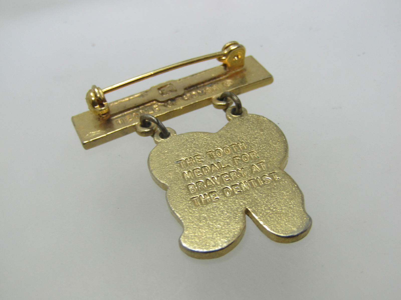 Vintage Enameled Tooth Bravery Brooch /Medal - 4
