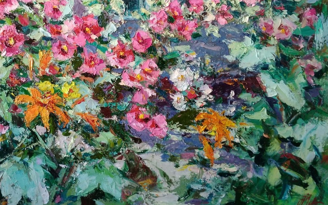 Mallow near the house Alexander Nikolaevich Cherednichenko - 3