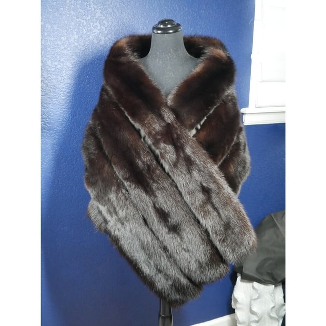 2 DIE 4 MINT Dark Russian Sable Fur Stole Wrap Cape Coat Jacket: DescriptionHere is a stunning perfect condition dark Russian Sable Fur stole.. I don't think it was ever used!! It is in New / Mint condition, no damage at all. Fur is buttery soft, supple fluffy & sh