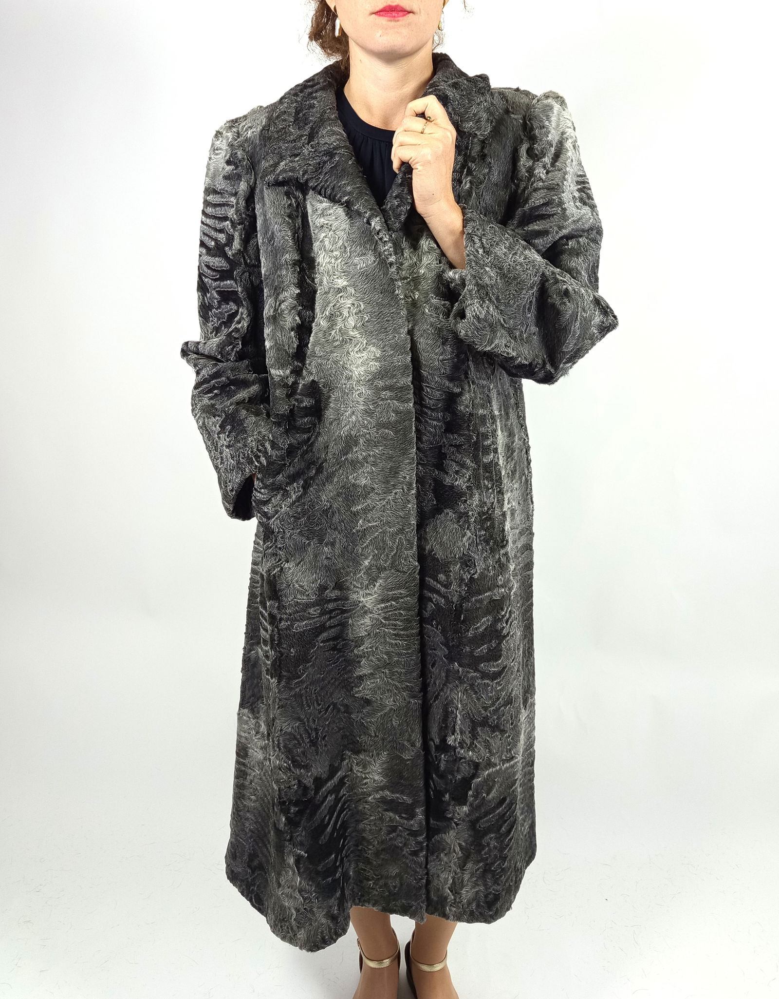 SILVER GREY PERSIAN LAMB FUR COAT EU: XL ; US: 20 - 7