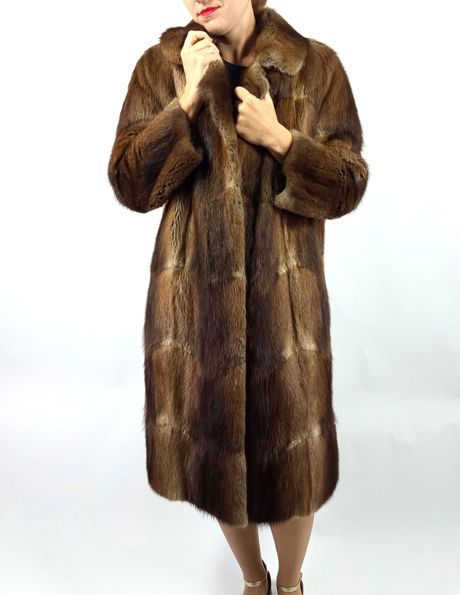 LONG MUSKRAT FUR COAT EU: XL ; US: 18 - 3
